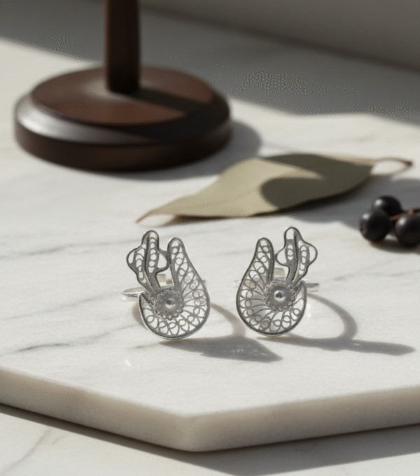 Zilvera Toe Ring Puspavan